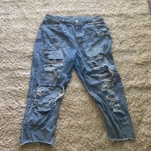 PLUS| Distressed a boyfriend jeans